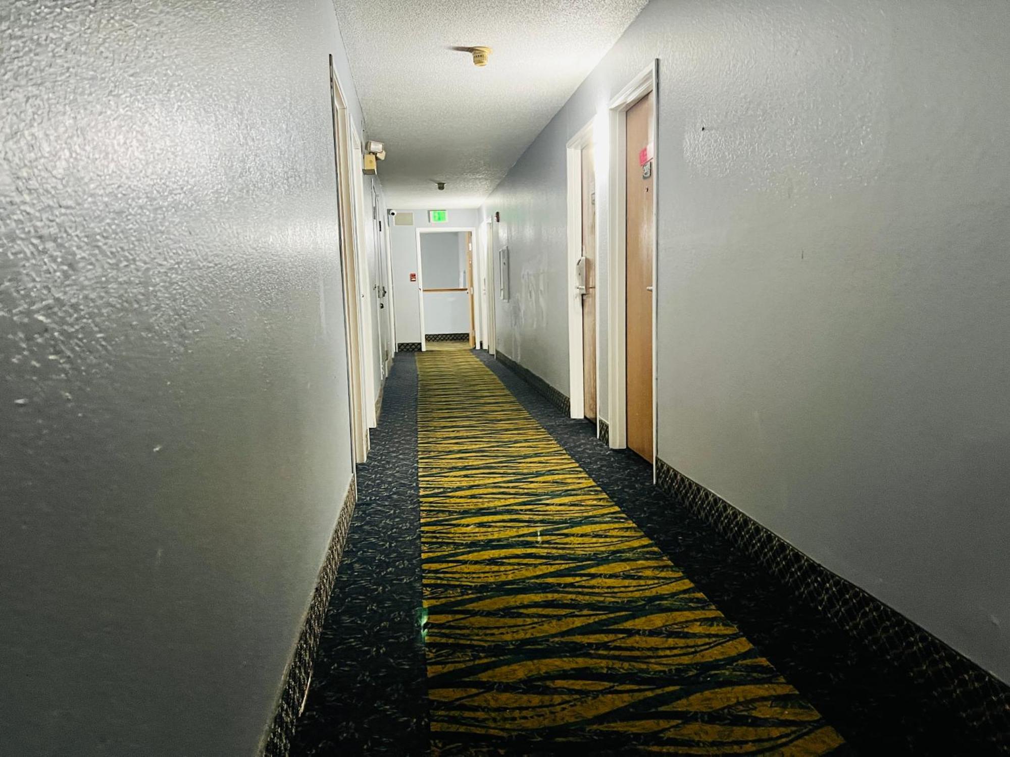 Super Inn By Oyo Lansing Mi Exterior foto