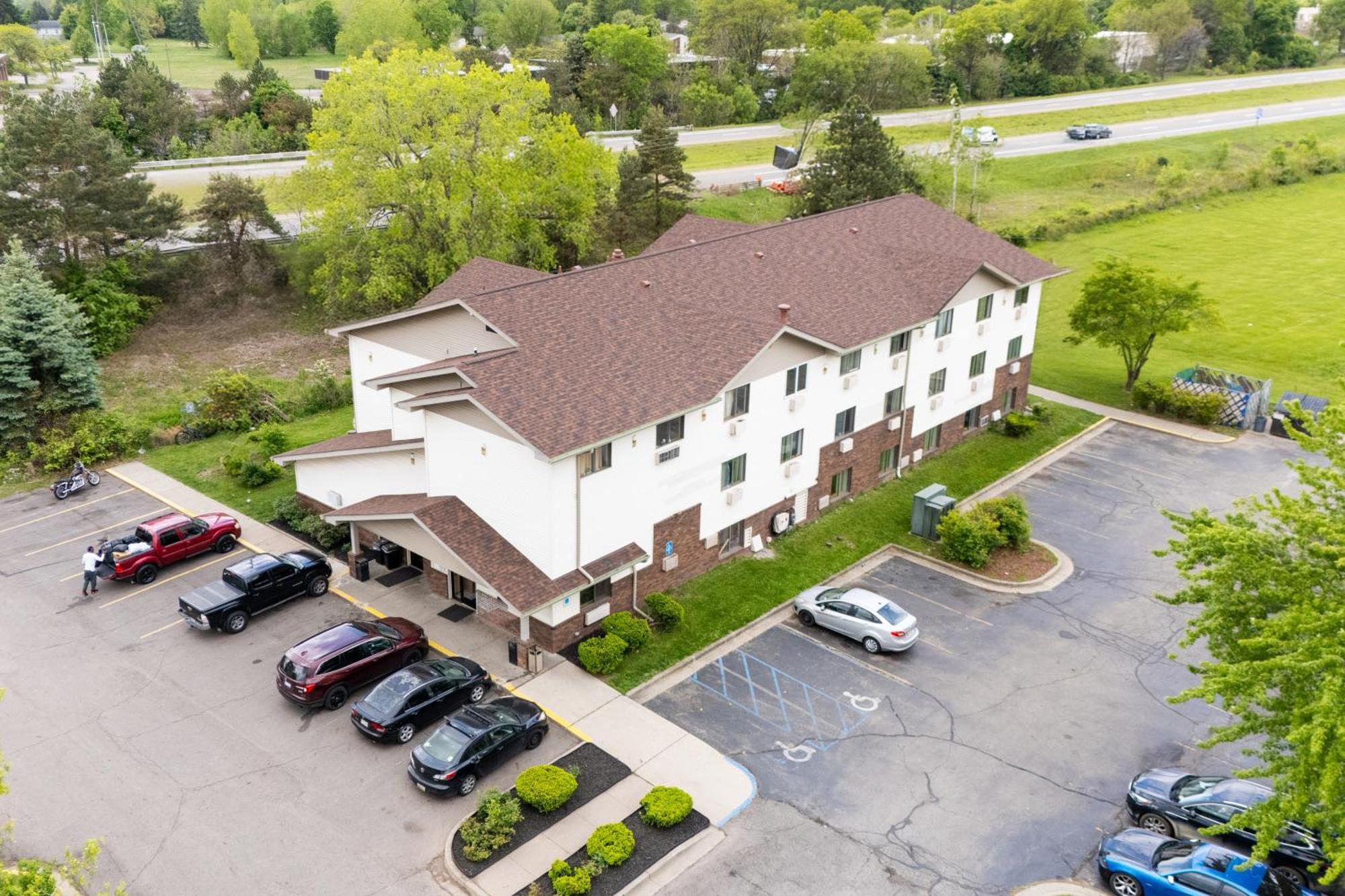 Super Inn By Oyo Lansing Mi Exterior foto